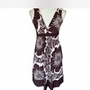 B. Smart Brown and White Patterned Dress